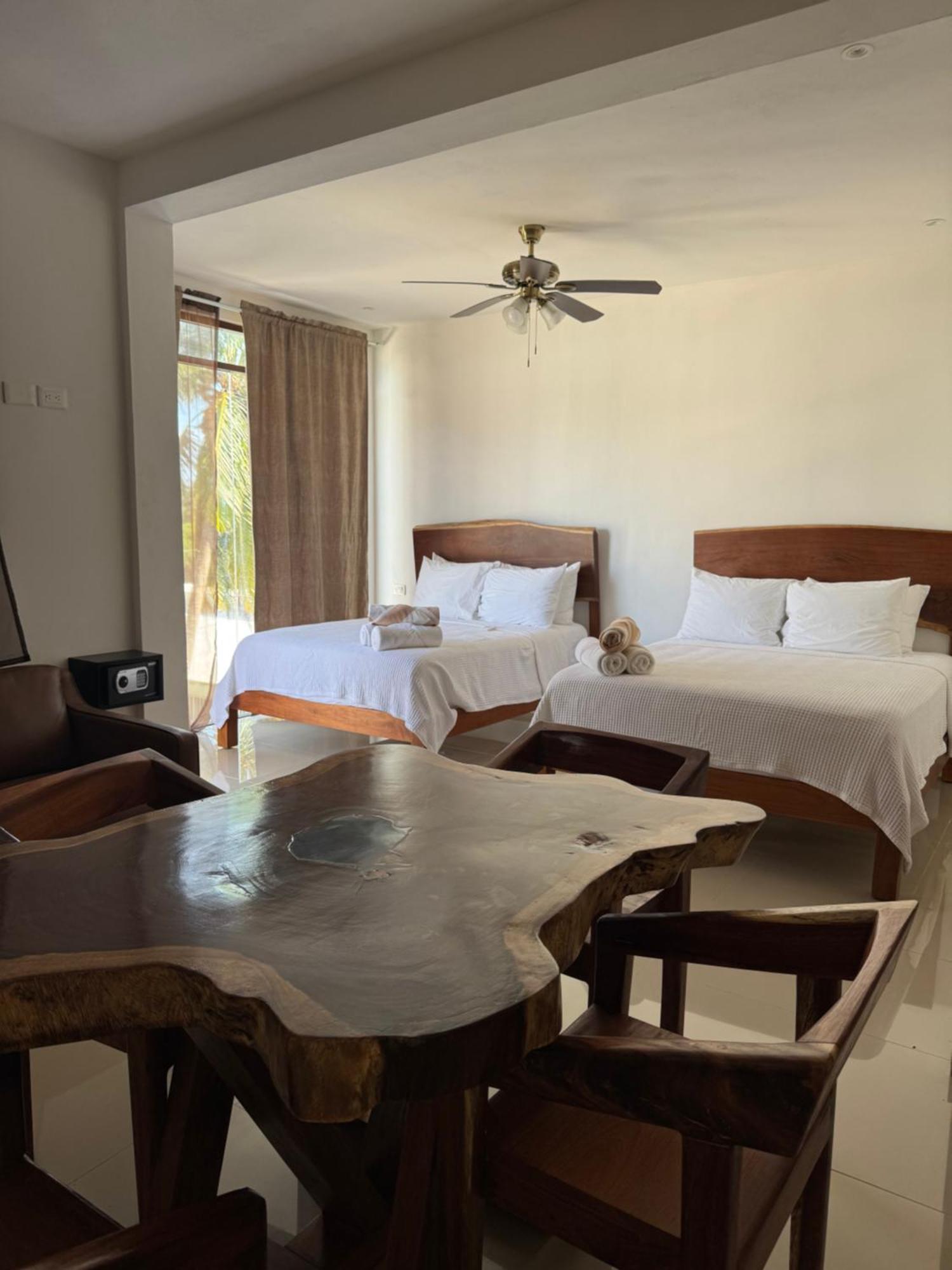 Mexhe Hotel El Cuyo Eksteriør billede
