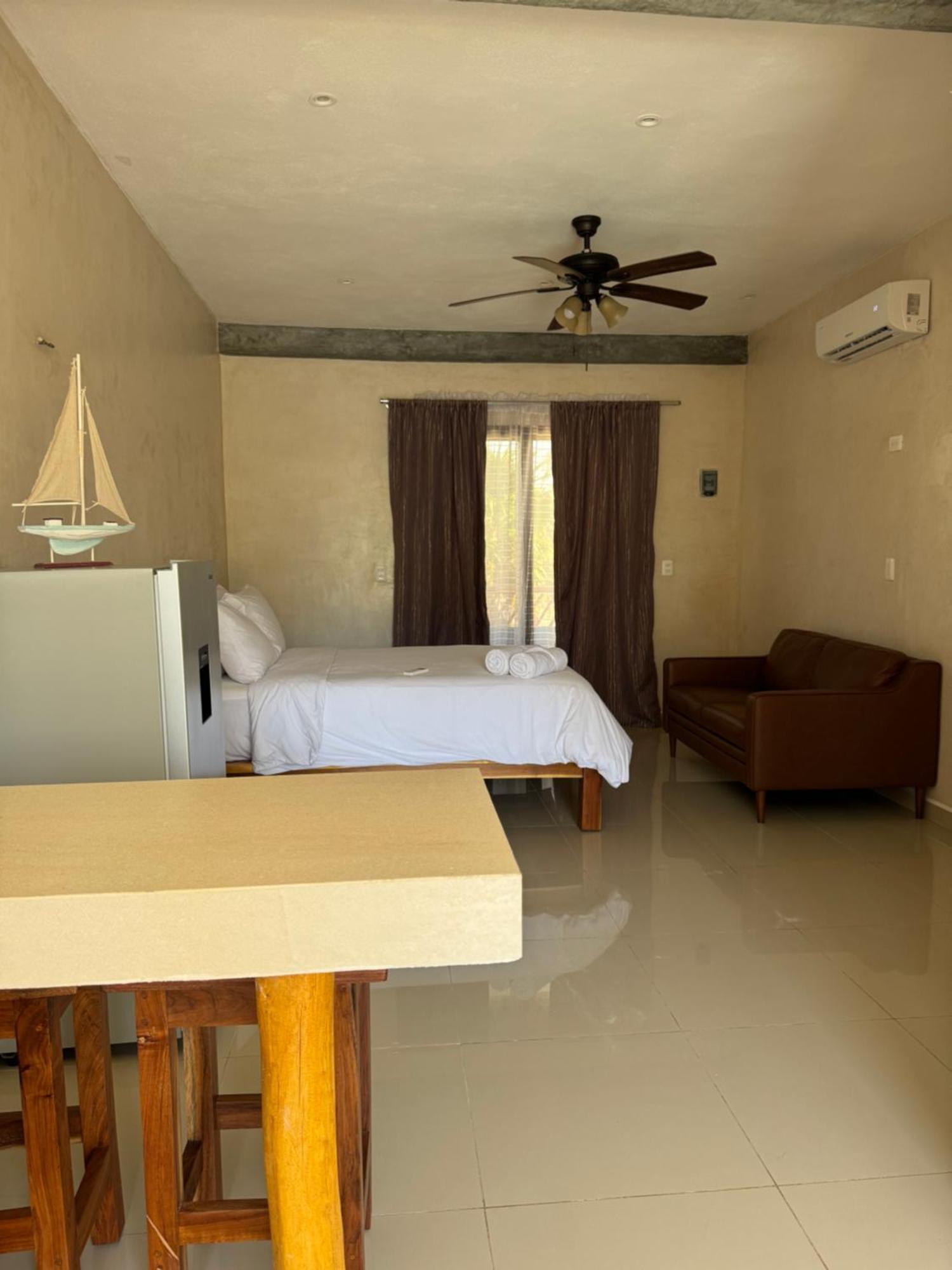 Mexhe Hotel El Cuyo Eksteriør billede