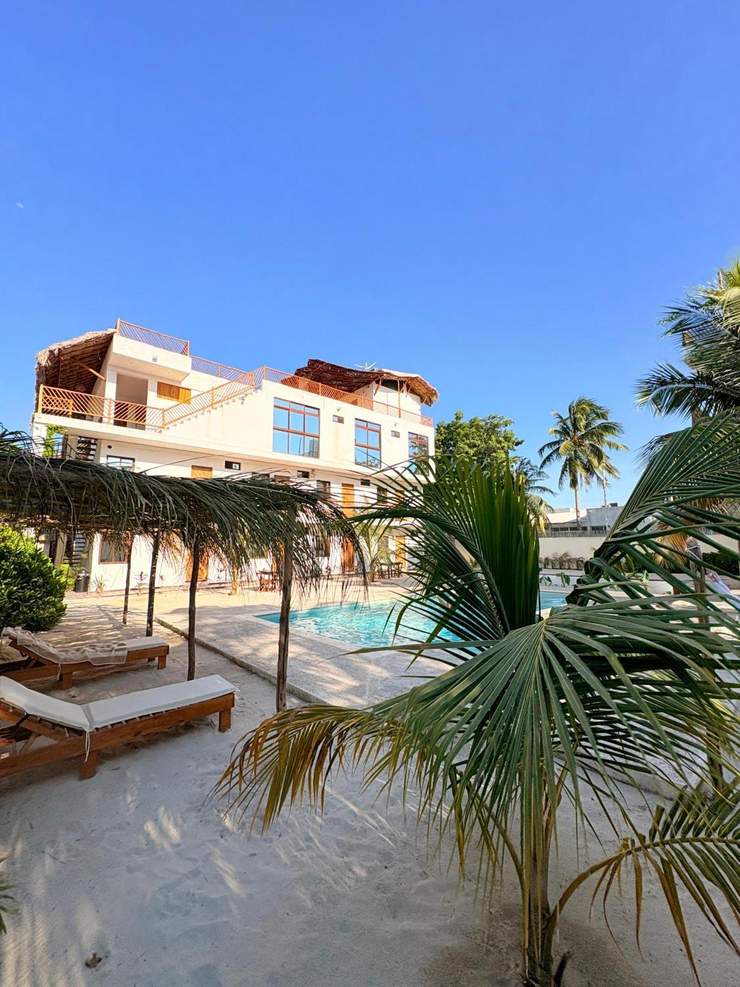 Mexhe Hotel El Cuyo Eksteriør billede