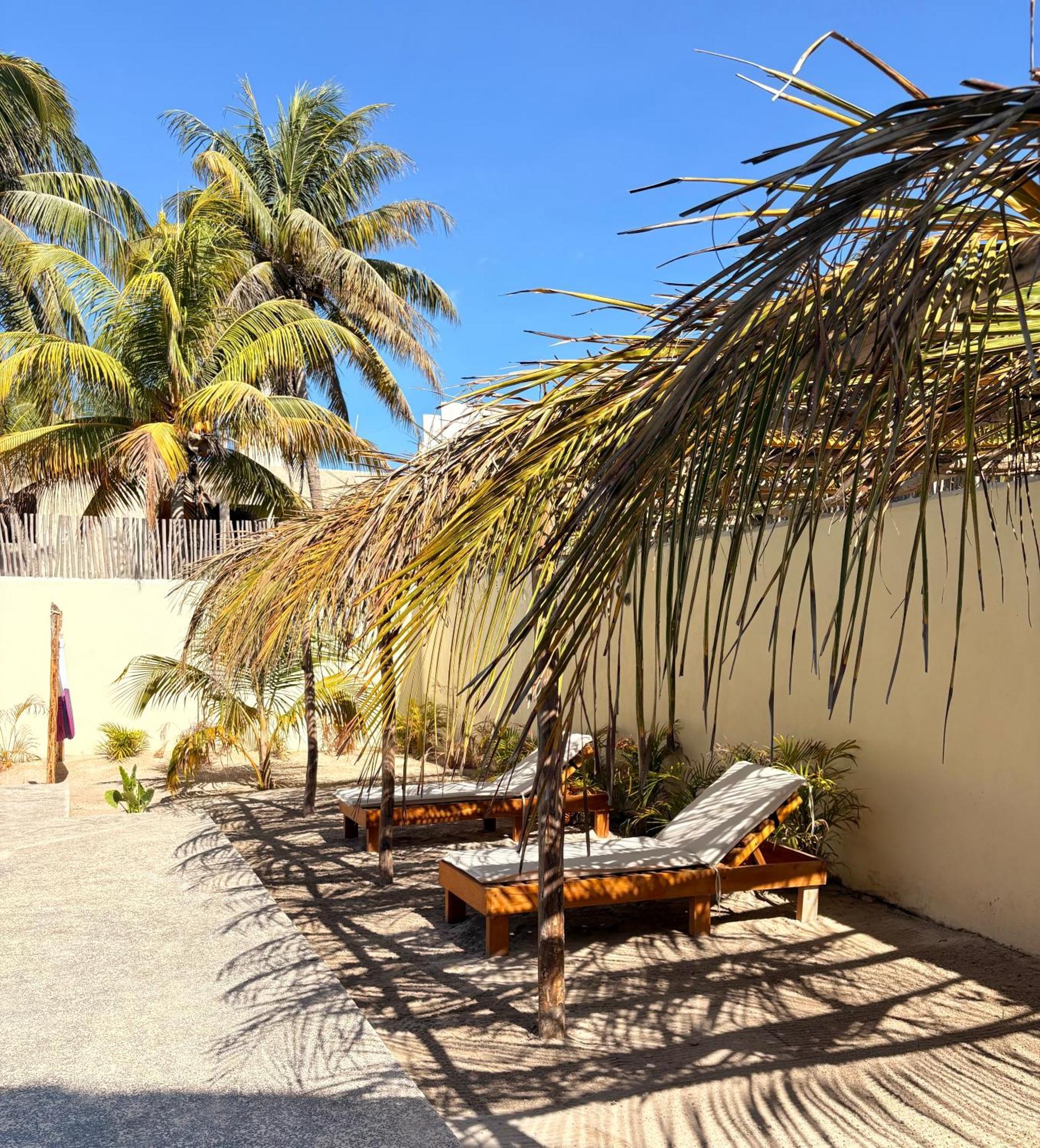 Mexhe Hotel El Cuyo Eksteriør billede
